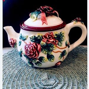 Harry & David Limited Edition Ceramic Teapot with Roses61Y